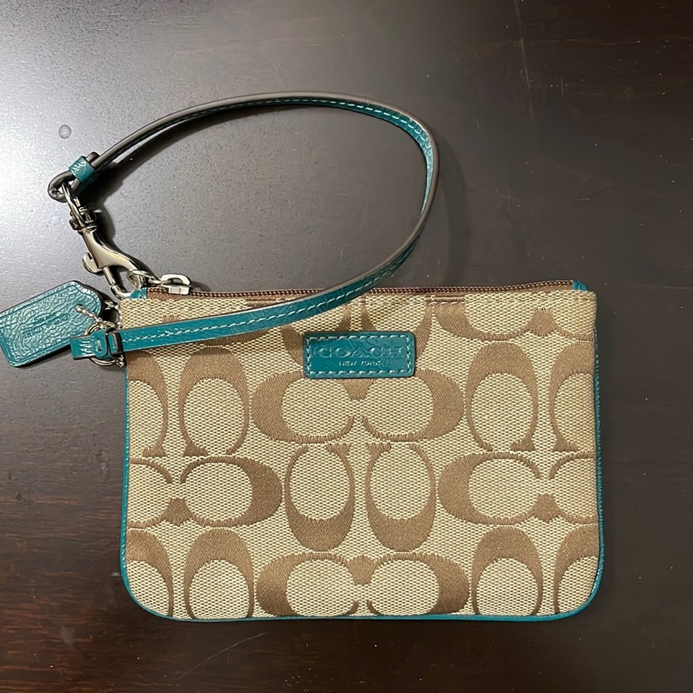 NWT Womens Coach Wristlet